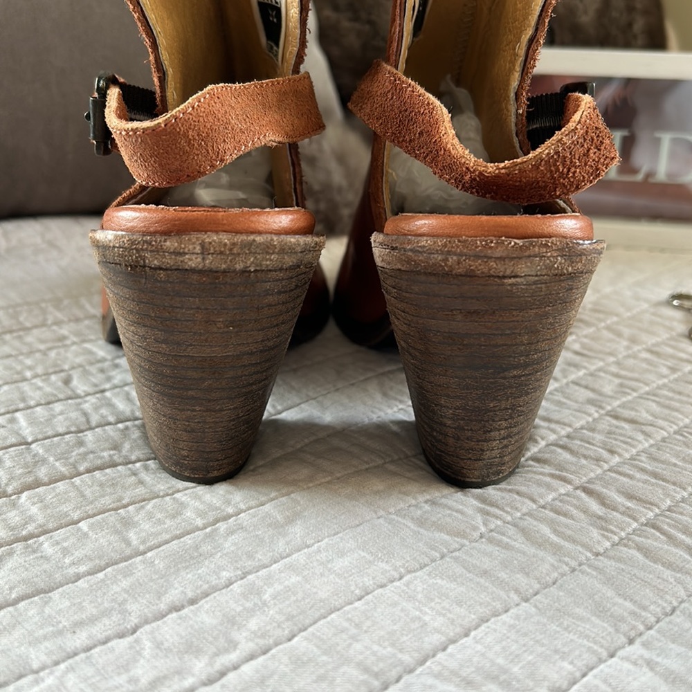 FRYE boho Izzy Artisan Sling Whiskey Washed Vintage Leather booties heels 8.5 - Picture 5 of 16